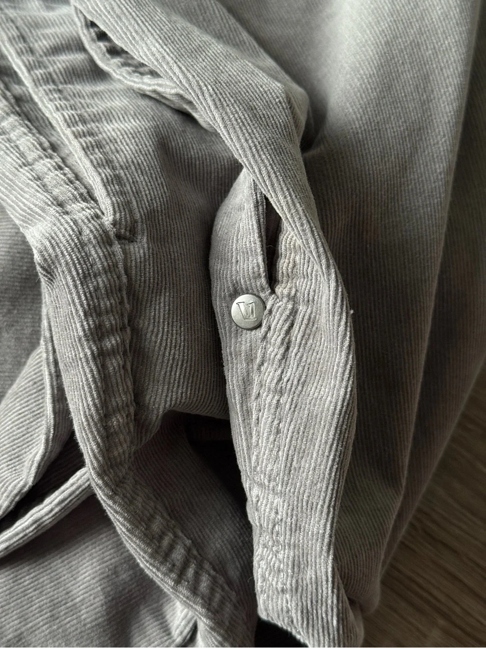 Vuori Optimist Pants Shitake Gray Corduroy Elastic Waist Drawstring Men’s Sz L